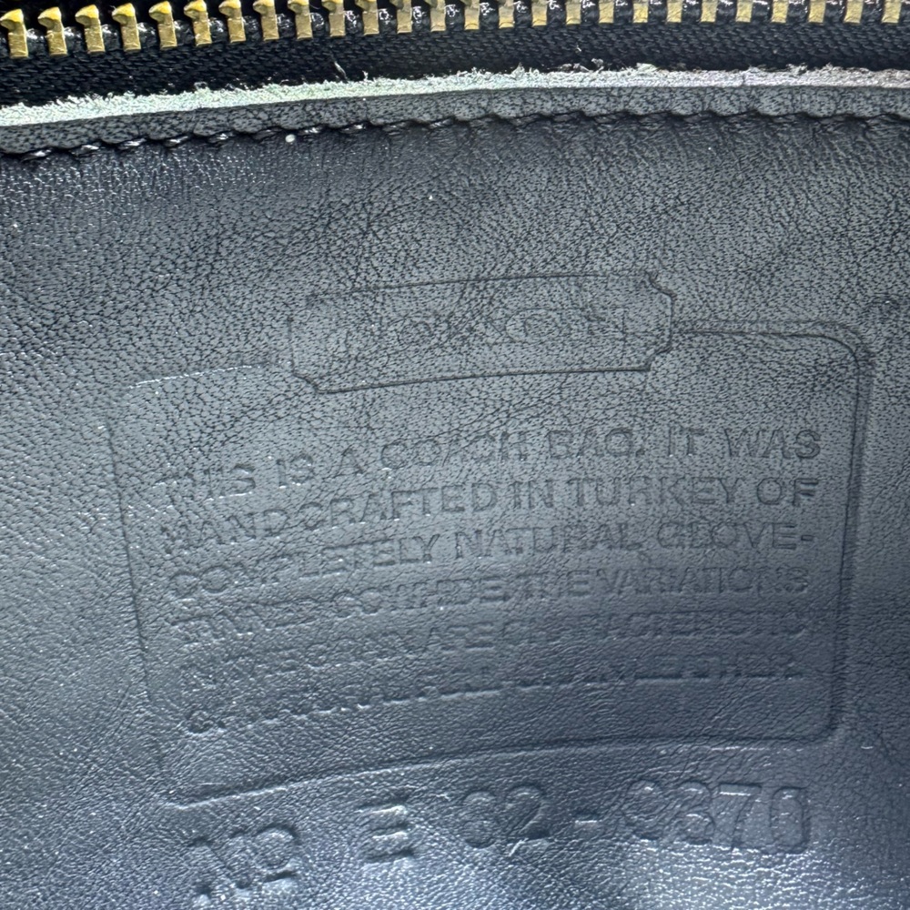Vintage Coach Court 9870 Black Leather Crossbody Bag with Gold Accents - Picture 3 of 13